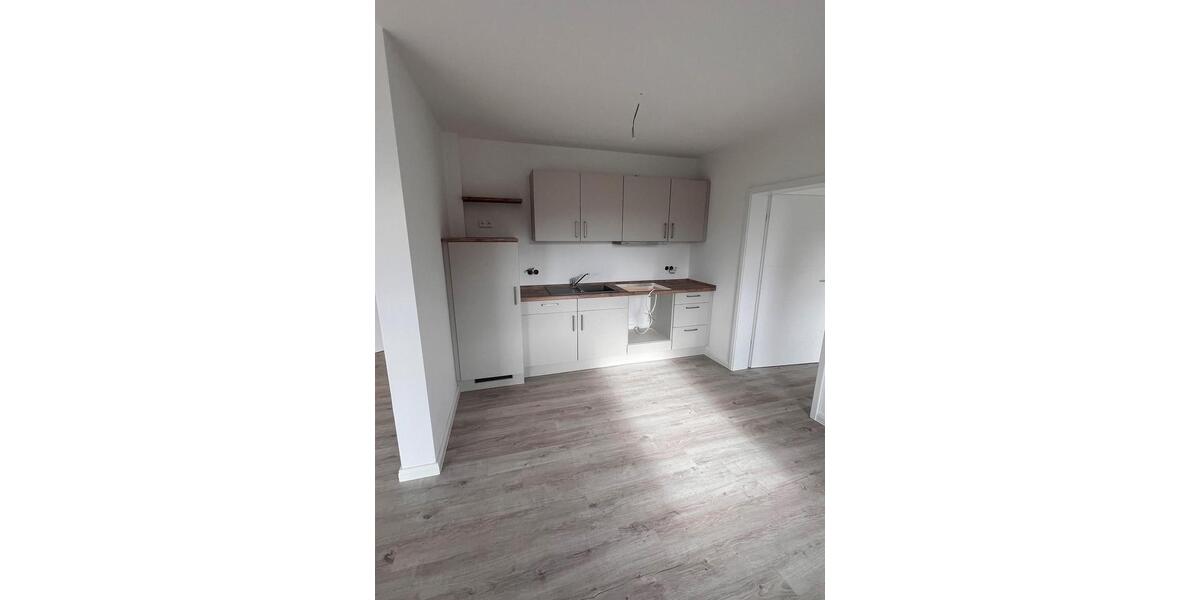 Etagenwohnung Dorf Mecklenburg - 3 Zimmer, 75 m&sup2;, 783&euro; | Angebot:26300510