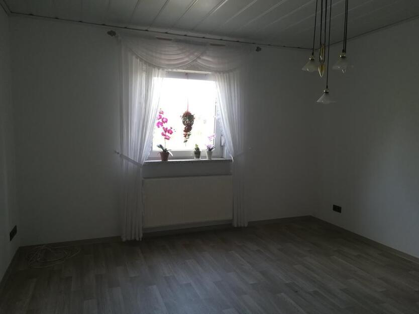 Doppelhaushälfte wartet auf ruhige und nette Mieter zimmer