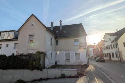 Mehrfamilienhaus Renditeobjekt mit 12 Zimmern 12 zimmer