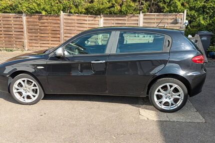 Alfa Romeo 147 159.000 km 1.650 &euro; Heidenheim 89518