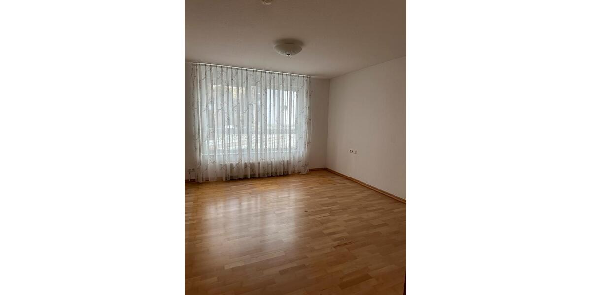 Erdgeschoßwohnung Eningen unter Achalm - 4.5 Zimmer, 111 m&sup2;, 1.450&euro; | Angebot:24466324