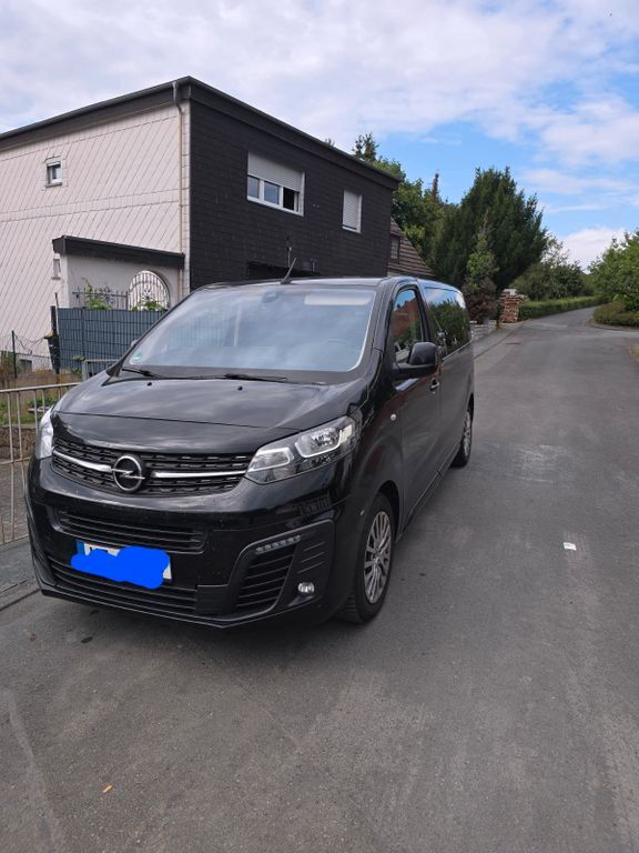 Zafira Life