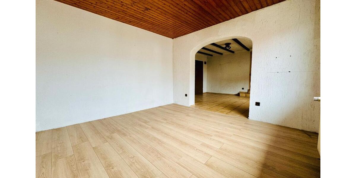 Einfamilienhaus Schmelz - 6 Zimmer, 150 m&sup2;, 89.000&euro; | Angebot:27117405