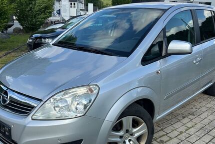 Opel Zafira 184.500 km 4.990 &euro; Lennestadt (Meggen)…. 57368