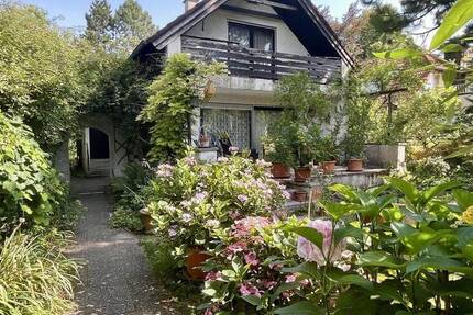 Einfamilienhaus-Altbestand mit großem Grundstück 5 zimmer