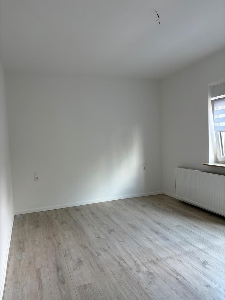 Helle, vollständig renovierte 5-Zimmer-Maisonette-Wohnung in Nbg zimmer