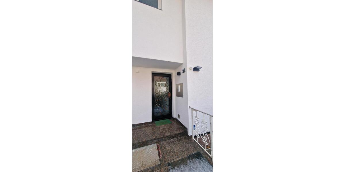 Einfamilienhaus Esslingen am Neckar Pliensauvorstadt - 5 Zimmer, 173 m&sup2;, 2.000&euro; | Angebot:24599416