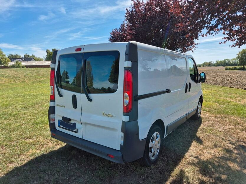 Renault Trafic 197.000 km 5.998 € Drensteinfurt 48317