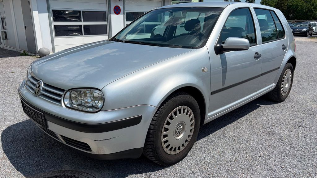 VW Golf 99.000 km 2.600 &euro; Dresden 01259