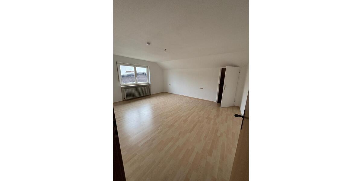 Dachgeschoßwohnung Appenweier - 4 Zimmer, 100 m&sup2;, 900&euro; | Angebot:25284005