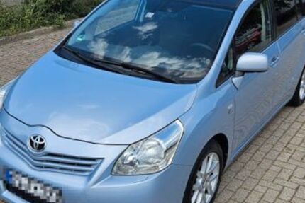 Toyota Verso 208.000 km 4.950 &euro; Salzgitter 38259