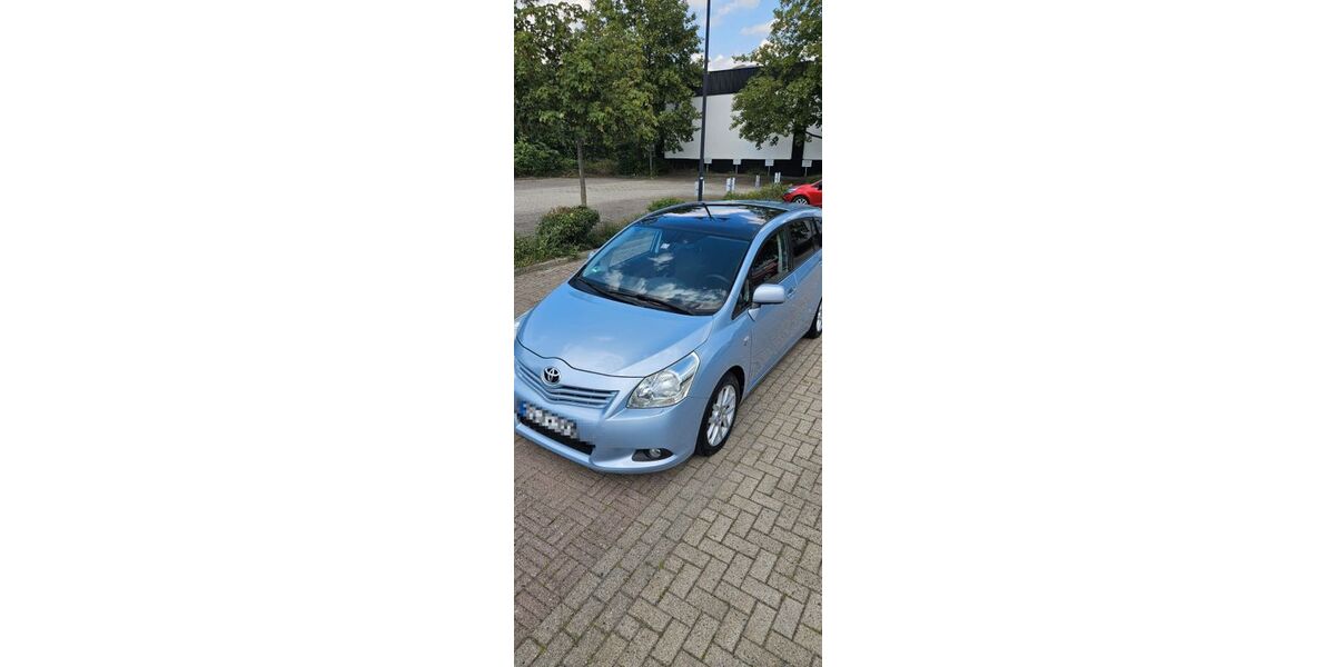 Toyota Verso 208.000 km 4.950 &euro; Salzgitter 38259