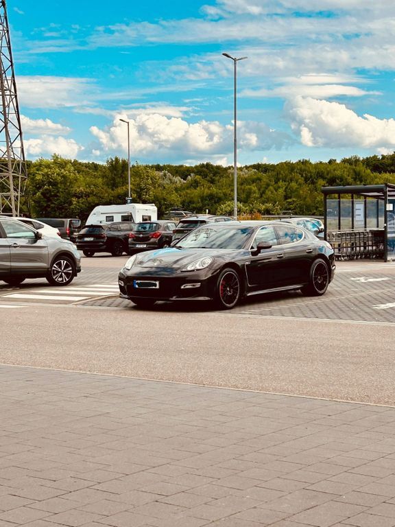 Porsche Panamera 162.000 km 34.900 € Rust 77977