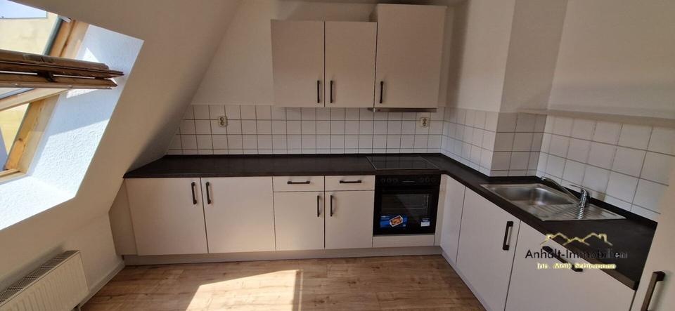 Dachgeschoßwohnung Bitterfeld-Wolfen Bitterfeld - 2 Zimmer, 62 m&sup2;, 405&euro; | Angebot:26665211