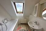 Gelegenheit, ab 01.10 frei! Schöne helle DG-Wohnung mit Balkon, Einbauküche und TG-Stellplatz! 2 zimmer
