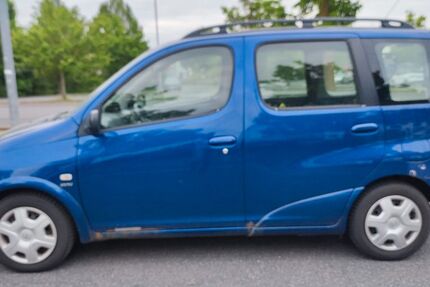 Toyota Yaris 259.000 km 2.100 &euro; Frankfurt am Main 65933