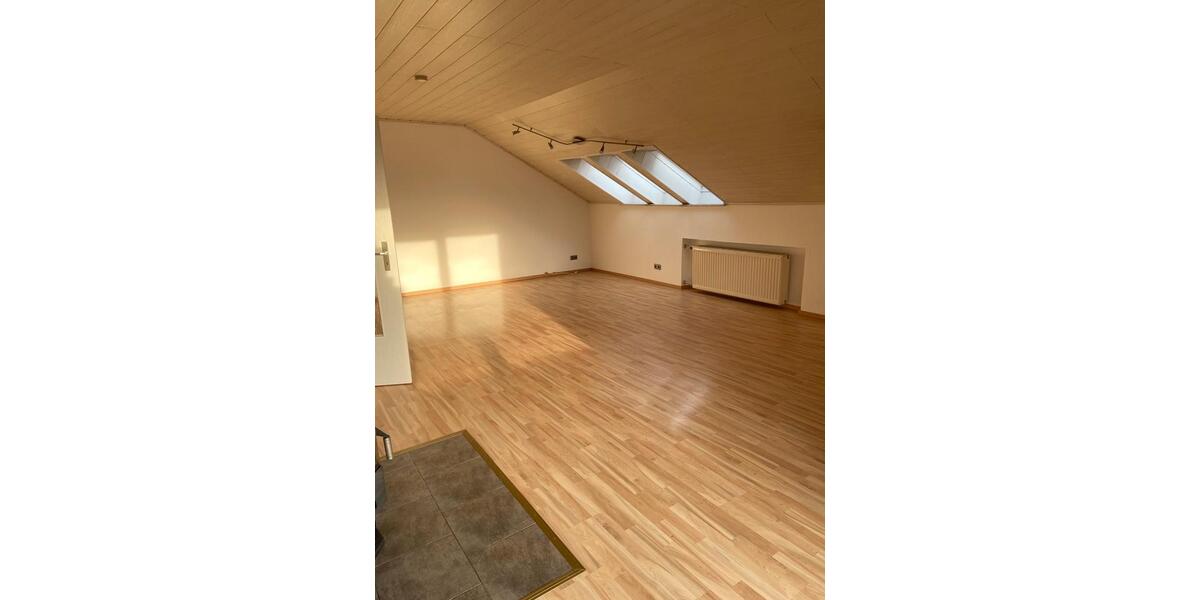 Dachgeschoßwohnung Luhe-Wildenau Wildenau - 2 Zimmer, 109 m&sup2;, 950&euro; | Angebot:25406667