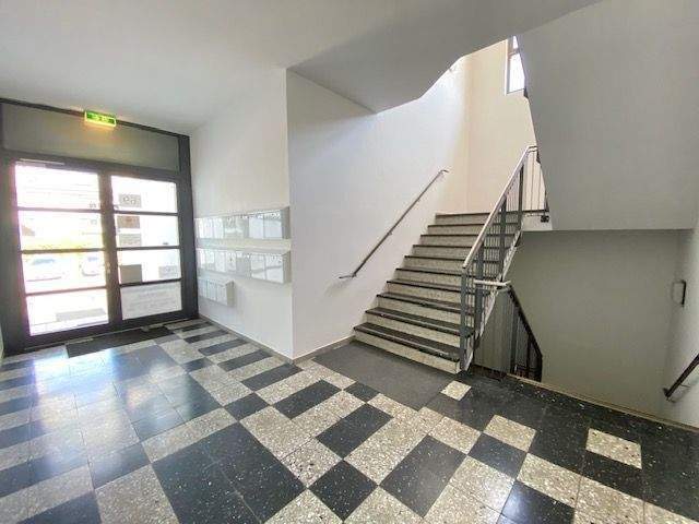 Gewerbeobjekt Freilassing - 1 Zimmer, 17 m&sup2;, 210&euro; | Angebot:26318738