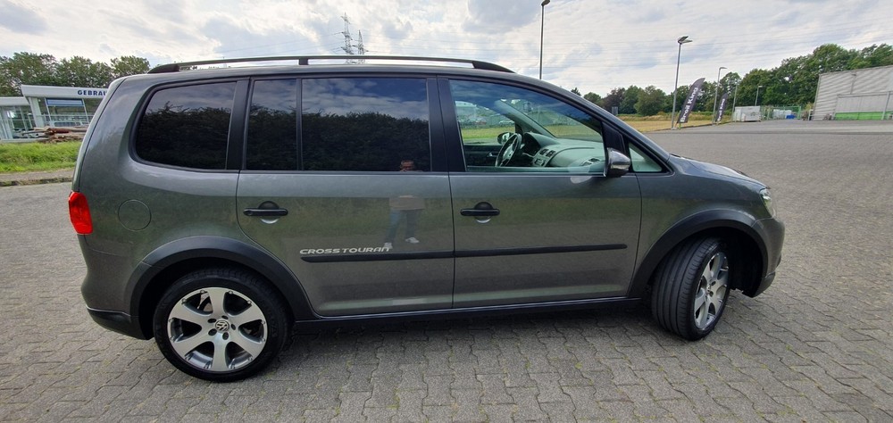 VW Cross Touran 258.000 km 10.000 &euro; Paderborn 33104