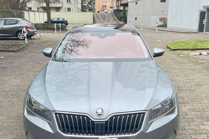 Skoda Superb 197.318 km 14.500 &euro; Mannheim 68167