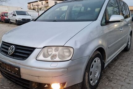 VW Touran 404.000 km 590 &euro; Augsburg 86167