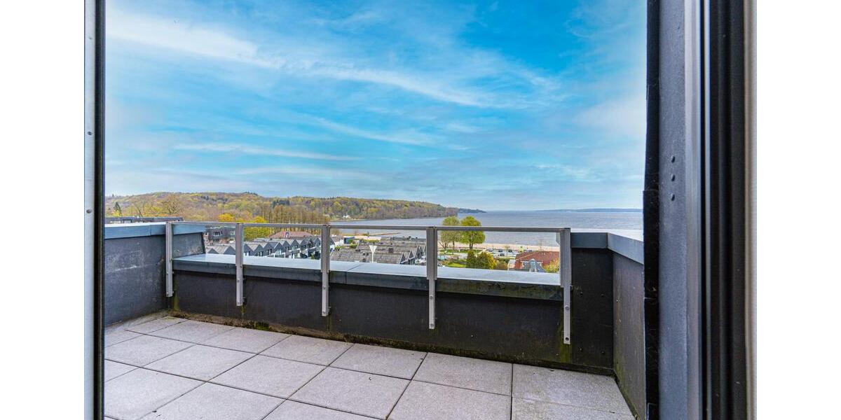 Traumhafte 4-Zi.-Maisonette-Whg mit 4 Balkonen mit Wasserblick zzgl. 2 Außen-Stellplätzen 4 zimmer