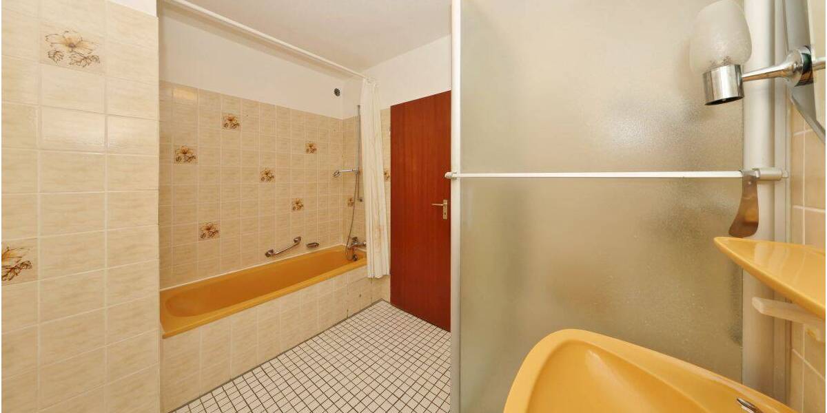 Etagenwohnung Wilhelmshaven Innenstadt - 3 Zimmer, 100 m&sup2;, 155.000&euro; | Angebot:26825637