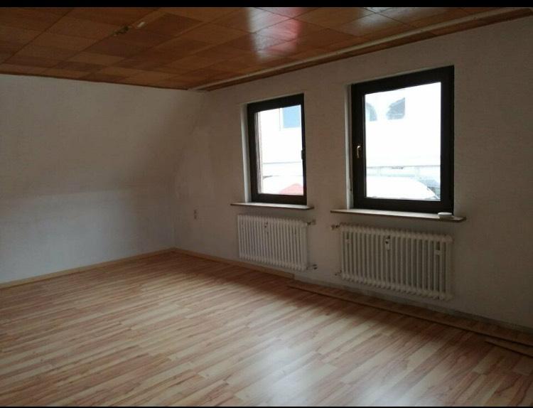 Etagenwohnung Würzburg Lindleinsmühle - 4 Zimmer, 90 m&sup2;, 1.320&euro; | Angebot:26073301