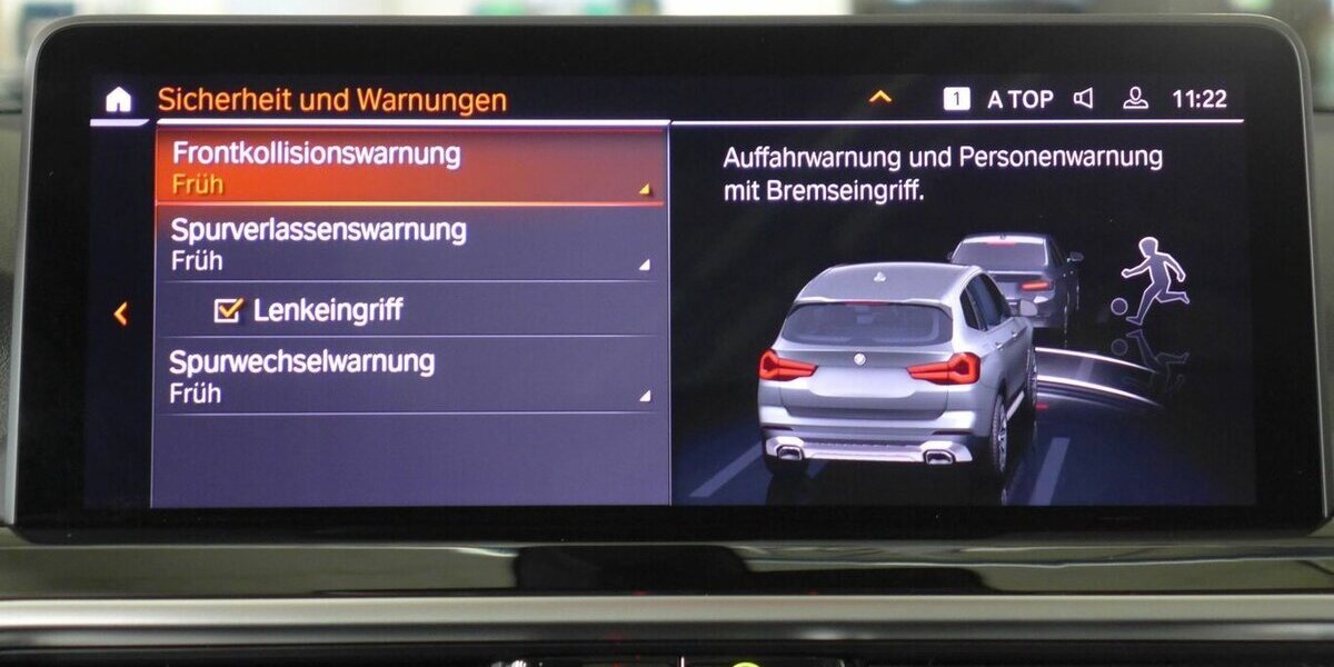 BMW X3 30dxDr AHK,HUD,Laser,Pan.-Dach,Echtleder 24.732 km 46.990 &euro; Landshut 84030
