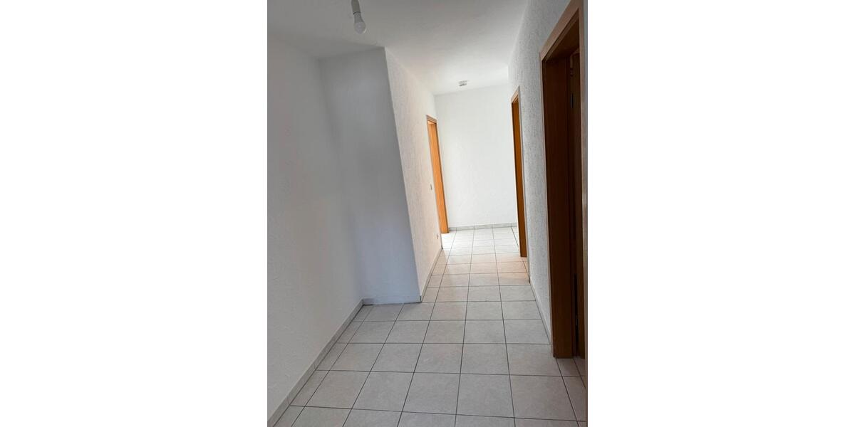 Etagenwohnung Rielasingen-Worblingen Worblingen - 3.5 Zimmer, 90 m&sup2;, 310.000&euro; | Angebot:26048611