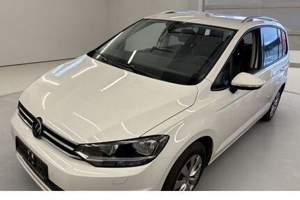 VW Touran 68.587 km 28.490 &euro; Krefeld 47805