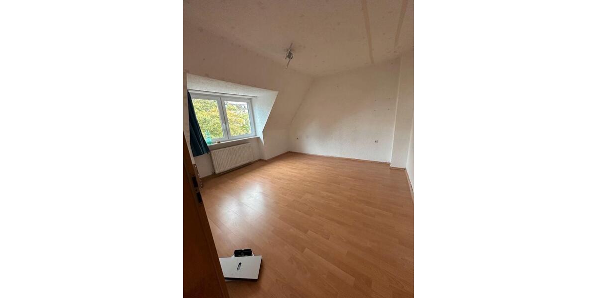 Etagenwohnung Bremerhaven - 5 Zimmer, 130 m&sup2;, 1.400&euro; | Angebot:25095765