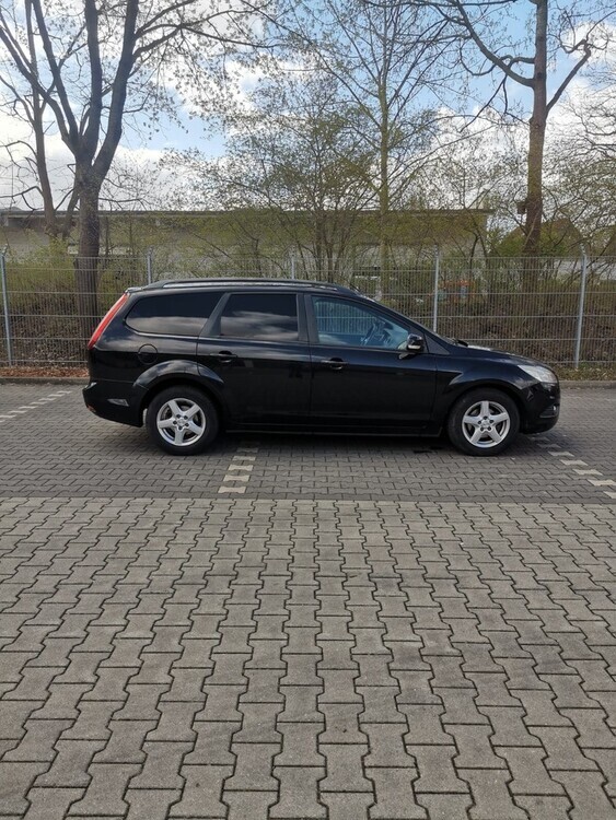Ford Focus II Kombi 244.000 km 3.500 € Witten 58452