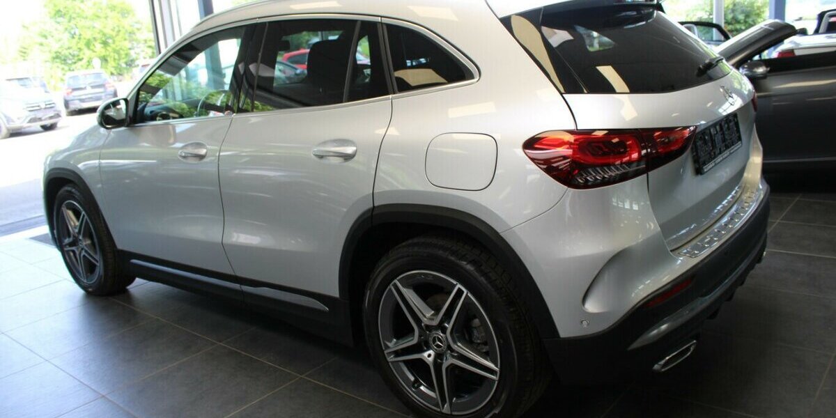 Mercedes-Benz GLA 200 D 8G-DCT AMG Line 75.607 km 32.980 &euro; Euskirchen 53881