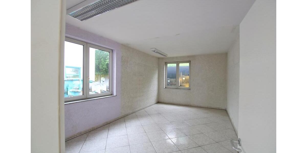 Helle und großzügige Büroräume im Erdgeschoss in zentraler Lage zu vermieten zimmer