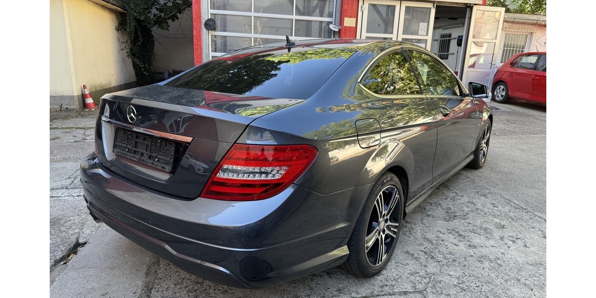 Mercedes-Benz C 180 Coupe CGI Edition C AMG LOOK 64.300 km 16.900 &euro; Berlin 10247