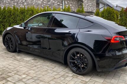 Tesla Model Y 60.000 km 36.600 &euro; Kerpen 50171