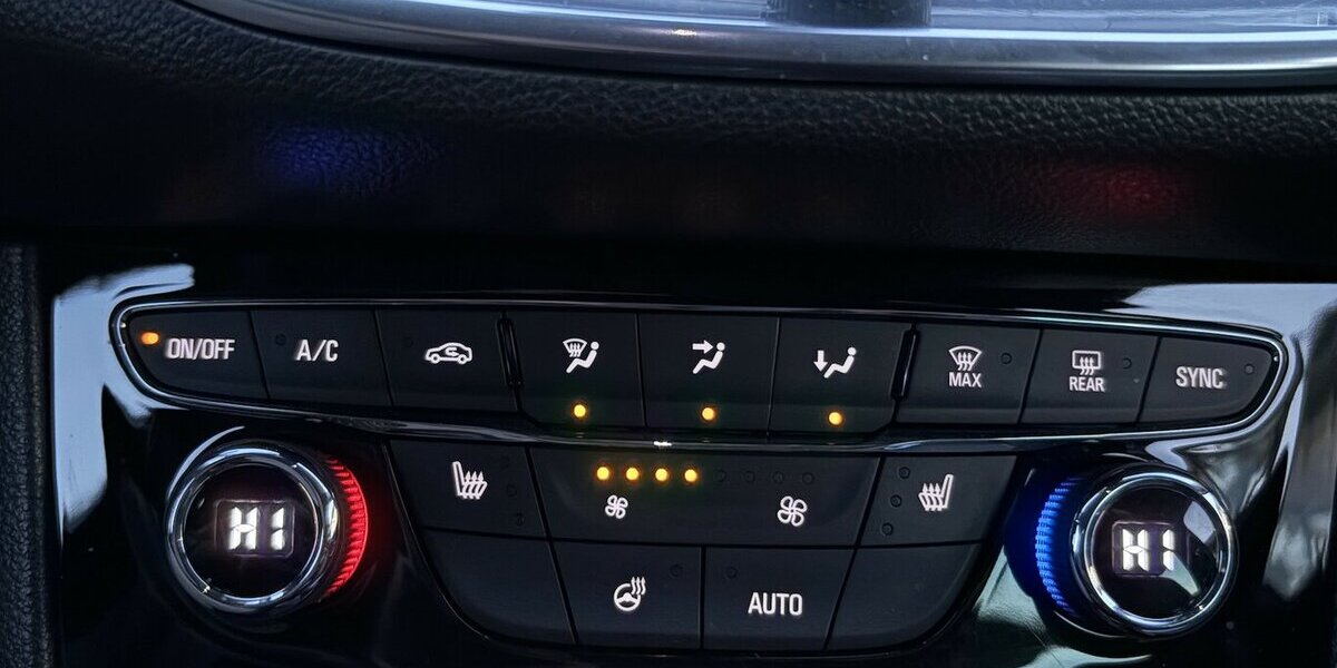 Opel Astra 1.2 K Lim. NAVI/SHZ/DAB/AHK/ACC/CARPLAY 48.063 km 14.900 &euro; Villingen-Schwenningen 78054