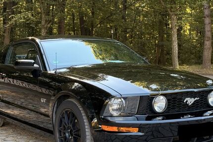 Ford Mustang 94.000 km 18.500 &euro; Karlsruhe 76228