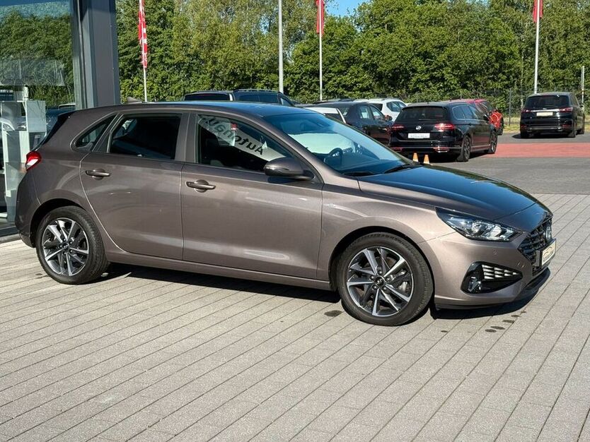 i30