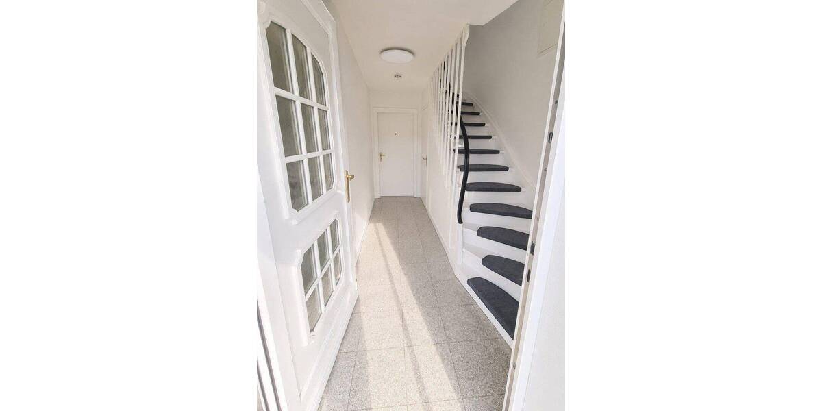 Etagenwohnung Waldkraiburg - 3 Zimmer, 90 m&sup2;, 1.100&euro; | Angebot:26799613