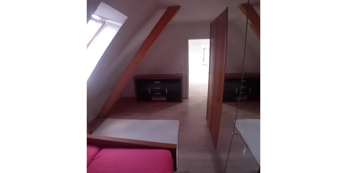 Etagenwohnung Villingen-Schwenningen Schwenningen - 1 Zimmer, 80 m&sup2;, 700&euro; | Angebot:26045550