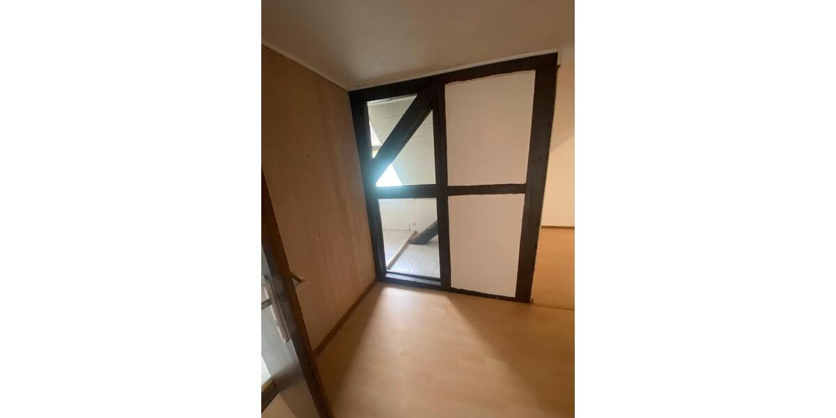 Dachgeschoßwohnung Delligsen - 4 Zimmer, 89 m&sup2;, 923&euro; | Angebot:26198056