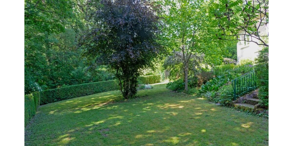 Trier-Feyen - Großzügiges freistehendes Wohnhaus in individueller Lage mit viel Grün - Einfamilienhaus Trier Feyen-Weismark | Angebot:26724859