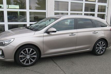 Hyundai i30 42.550 km 17.200 &euro; Ebersbach 02730