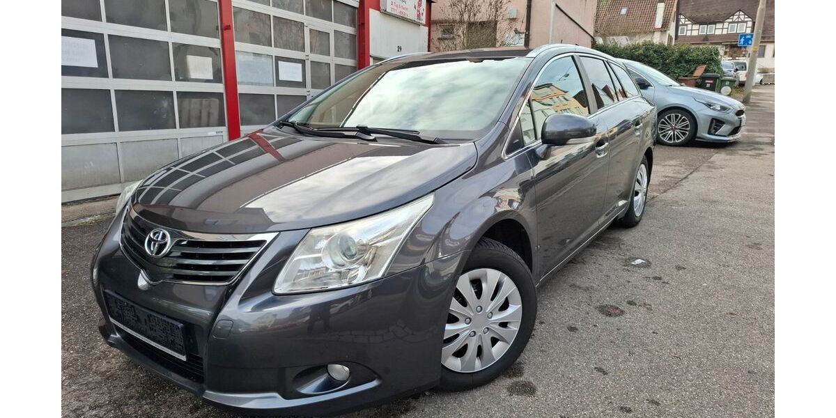 Toyota Avensis 182.000 km 7.700 € Stuttgart 70195