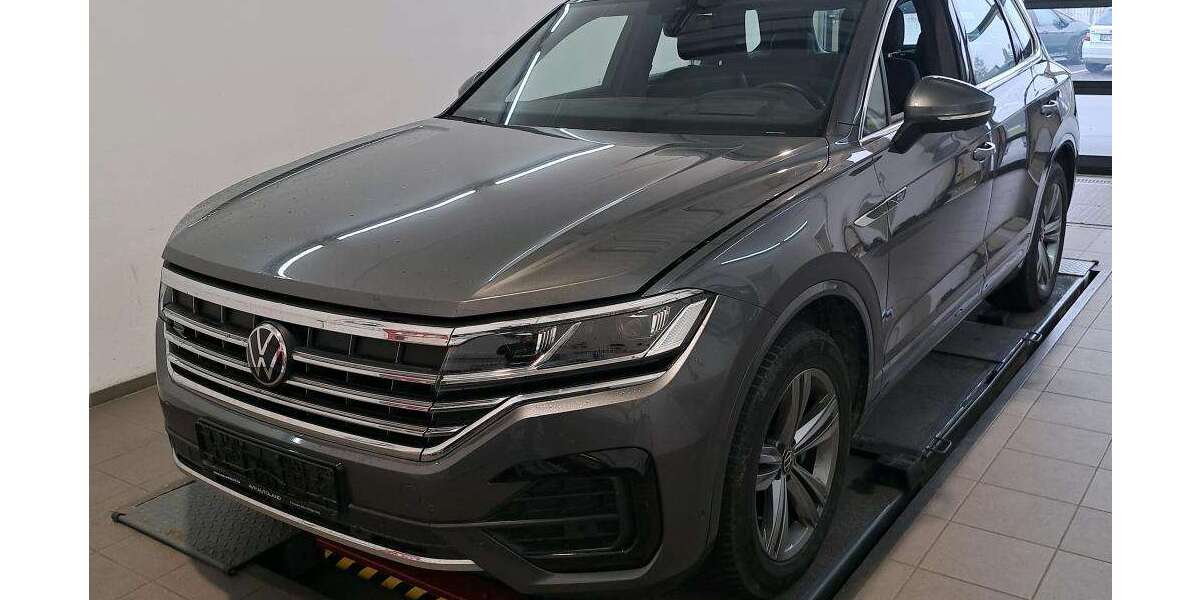 VW Touareg 74.621 km 58.490 &euro; Magdeburg 39128