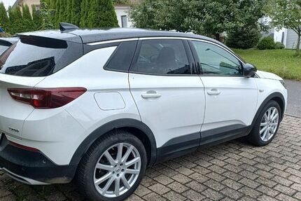 Opel Grandland (X) 94.257 km 13.800 &euro; Ochsenhausen 88416