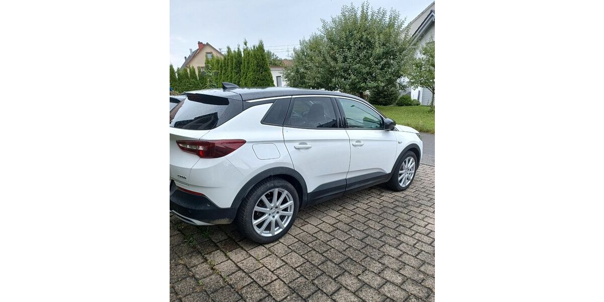 Opel Grandland (X) 94.257 km 13.800 &euro; Ochsenhausen 88416