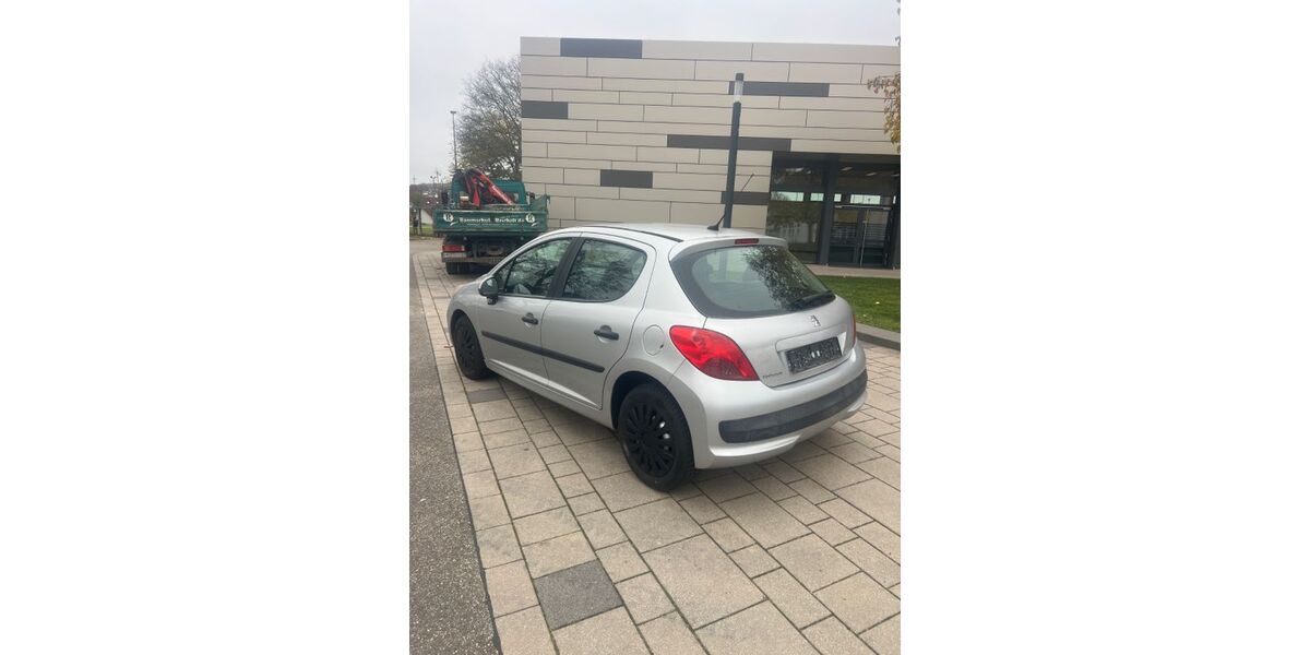 Peugeot 207 94.000 km 2.499 € Massenbachhausen 74252